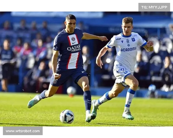 摩洛哥国脚哈基米荣膺2025马克-维维安·福奖 赛季8助攻成为法甲右后卫之王